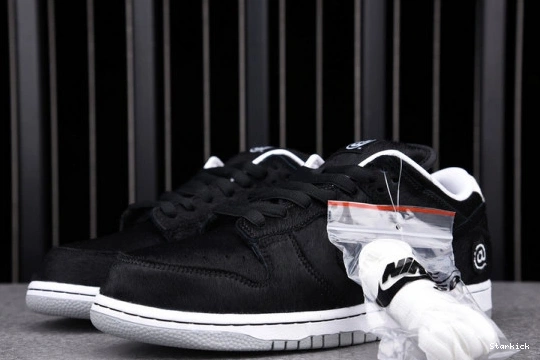 Toy SB Dunk Nike (2020) Medicom Low CZ5127-001 0725